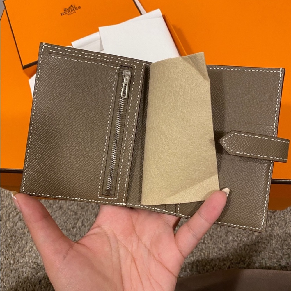 ⭐️New⭐️ Hermes Bearn Compact Wallet - Picture 3 of 5